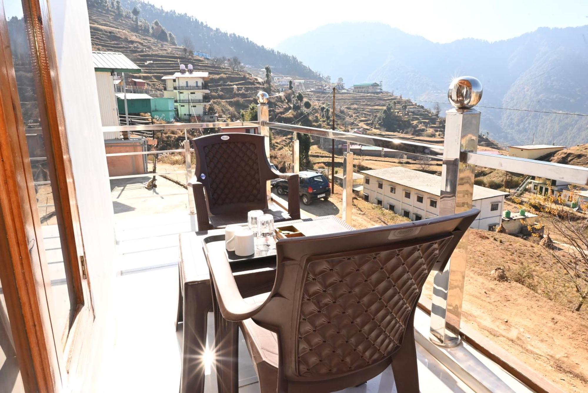 Himalayan Hill Top Resort Kanatal Extérieur photo