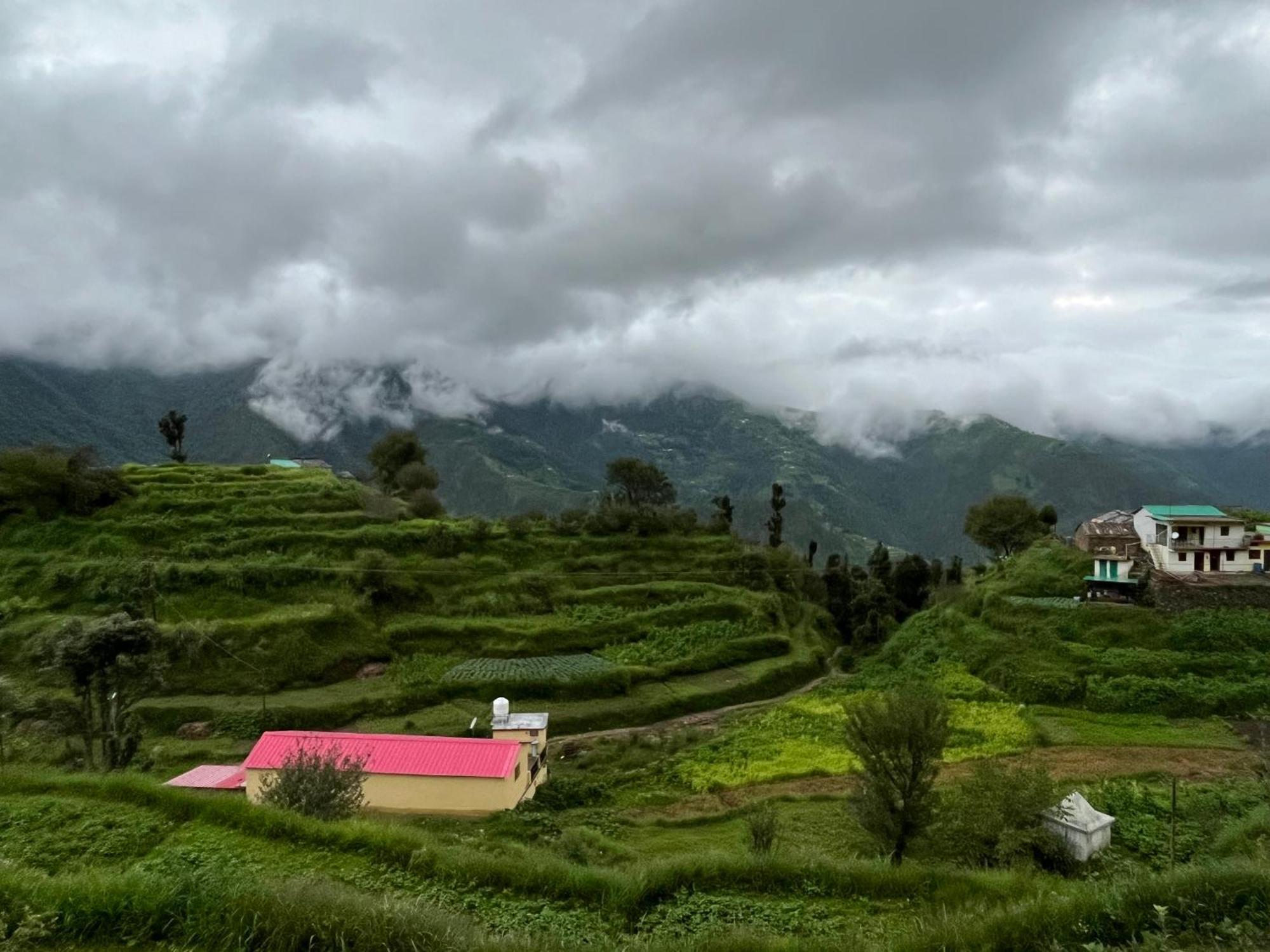 Himalayan Hill Top Resort Kanatal Extérieur photo