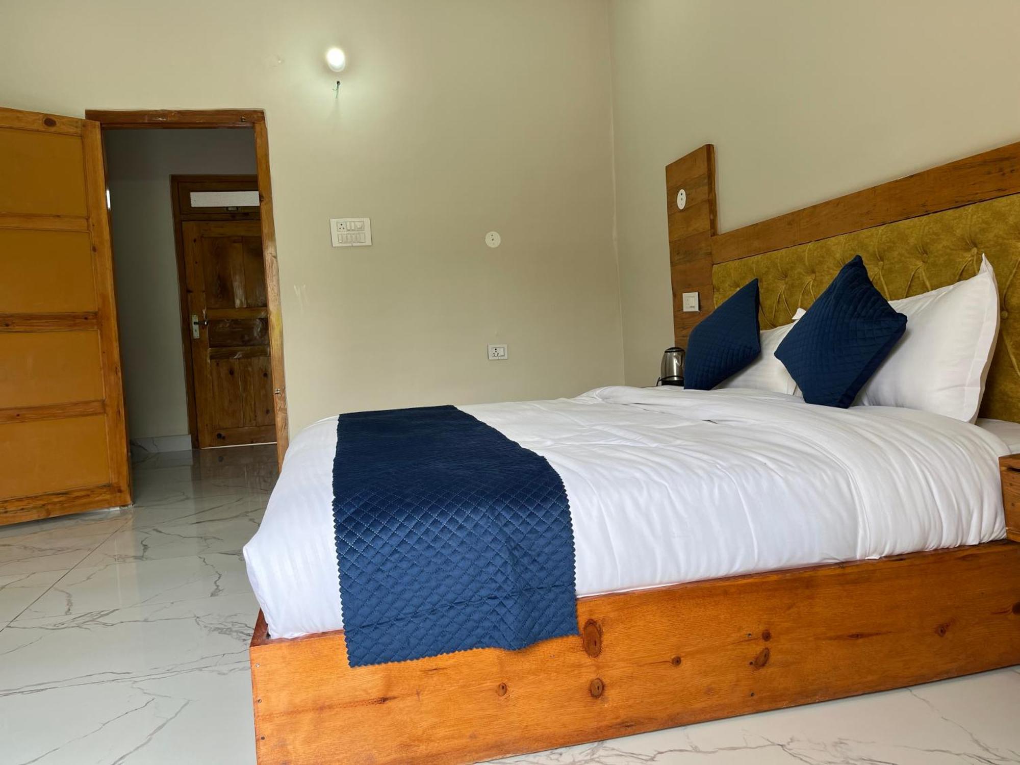 Himalayan Hill Top Resort Kanatal Extérieur photo